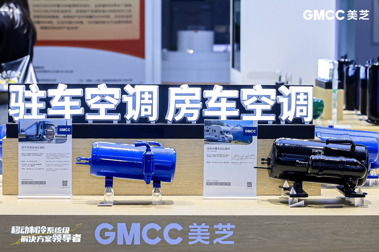 桌子上放滿了不同類型的電子產品

低可信度描述已自動生成